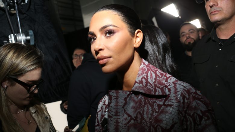 Kim Kardashian ka habitur kritikët e modës – është shembull se si nuk duhet të visheni!