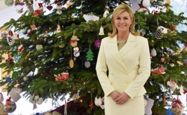 Fotografia e presidentes Kolinda Grabar-Kitaroviq në urimin për Krishtlindje, mediat kroate vërejnë detajin befasues