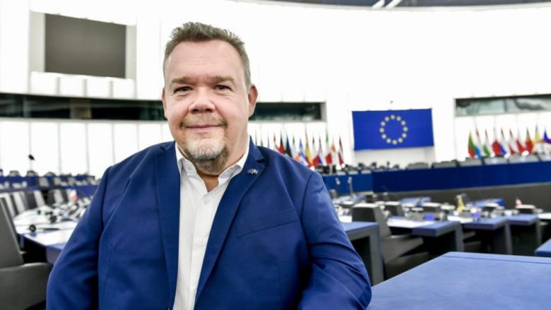 Eurodeputeti Lada: Nëse miratohet paketa antishpifje, Shqipëria rrezikon presidencën e OSBE