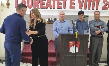 Leonora Jakupi nderohet me mirënjohje nga Komuna e Skenderajt