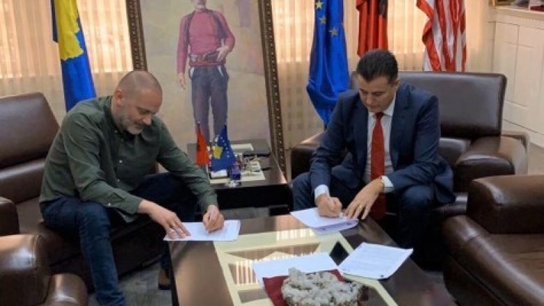 Bahtiri nënshkruan marrëveshje të re bashkëpunimi me investitorin e parë strategjik të Kosovës, investimi qindra-milionësh