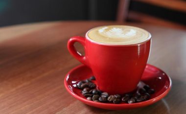 Katër kafe në ditë ju mbrojnë nga diabeti