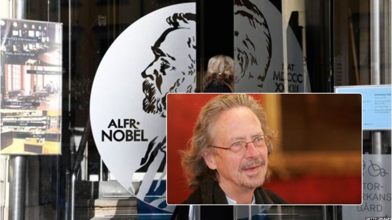 Japin dorëheqje dy anëtarë të Komitetit të Nobelit për Letërsi, arsye edhe Handke