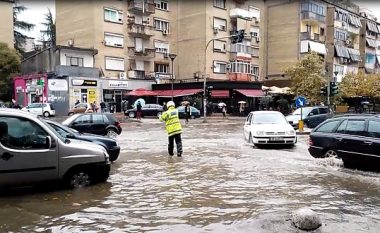 Shqipëria përfshihet nga stuhitë dhe moti i keq
