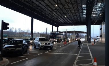 Serbia dhe Mali i Zi mbyllin kufijtë me Kosovën – lejohen vetëm automjetet që bartin mallra