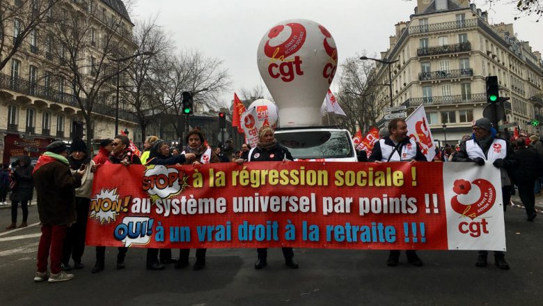 Protestat e punëtorëve paralizojnë Parisin, sindikatat nuk i dorëzohen Macronit