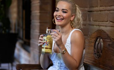 Rita Ora në “Times Square” në New York me reklamën e pijes së saj “Prospero Tequila”