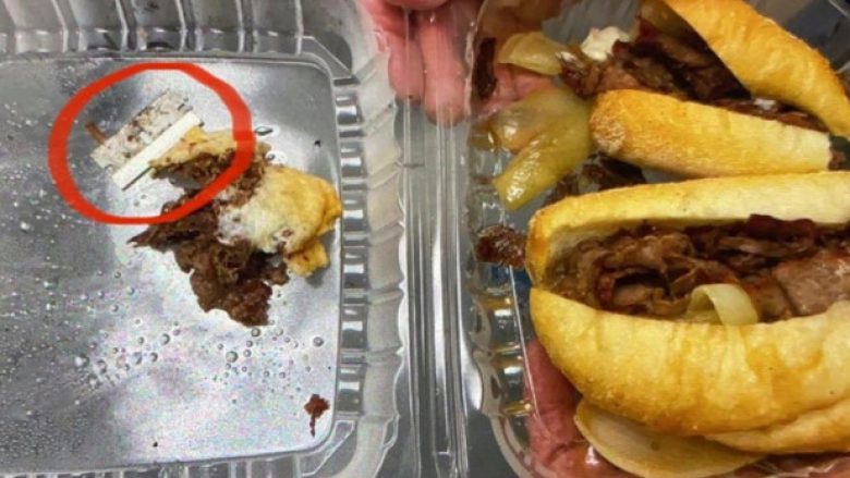 Polici gjeti briskun e rrojës në sanduiçin e tij, pësoi një prerje të vogël në gojën e tij