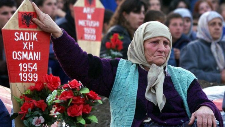 Mohimi i masakrës së Reçakut nga Vuçiqi, reagon shefi i UNMIK-ut: Nuk mund të shtrembërohen ngjarjet historike
