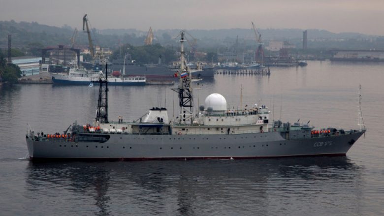 Anija spiune ruse kapet duke lundruar në brigjet e Karolinës së Jugut