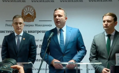 Maqedonia e Veriut dhe Serbia nënshkruajnë marrëveshje për hapjen e kufirit Llojan-Miratoc