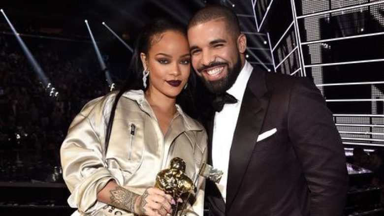 Drake e pranon se ka akoma ndjenja për Rihannan