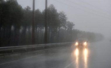 Stuhi të fuqishme godasin pjesë të Spanjës, Portugalisë dhe Francës – katër të vdekur