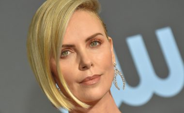 Charlize Theron thotë se nuk ka turp të tregojë për natën kur e ëma e vrau të atin e saj