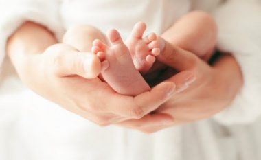 Rritet numri i lindjeve me prerje cezariane edhe në Kosovë
