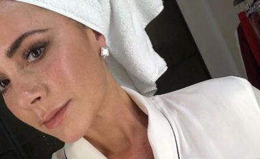 Victoria Beckham është e fiksuar pas maskës së fytyrës me glasë zogu