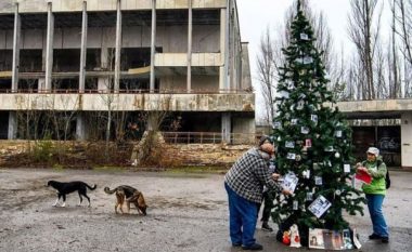 Pema e Krishtlindjes vendoset në “qytetin fantazmë” të Çernobilit – për herë të parë pas vitit 1986