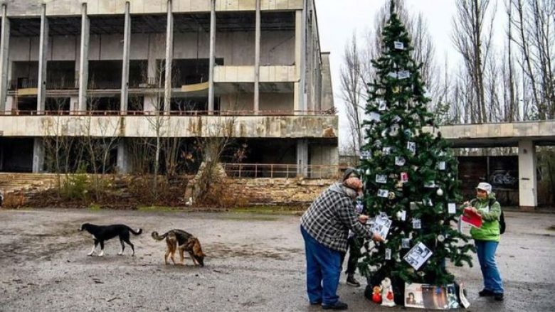 Pema e Krishtlindjes vendoset në “qytetin fantazmë” të Çernobilit – për herë të parë pas vitit 1986