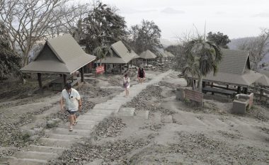 Pasojat e vullkanit në Filipine, imazhe që tregojnë fuqinë e natyrës – fshatrat mbulohen nga hiri dhe banorëve u ndalohet përgjithmonë rikthimi