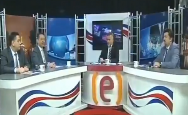 Dridhjet e fuqishme të tërmetit në Turqi nuk trembin gazetarin dhe panelistët në studion televizive, gjithçka transmetohej live