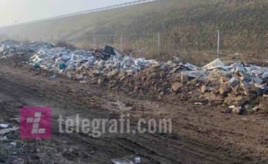 Deponi ilegale e mbeturinave afër Ambasadës britanike dhe Bankës Botërore