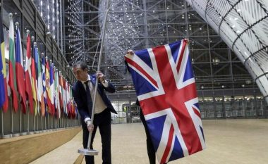 Pas heqjes së flamurit britanik nga zyrat e BE-së, tani e largojnë edhe nga objekti i Këshillit Evropian