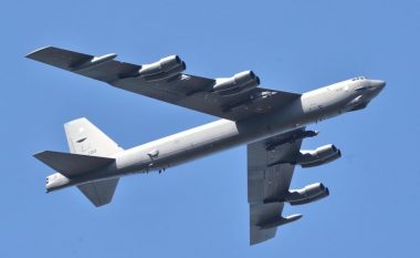 SHBA-të dërgojnë gjashtë aeroplanë bombardues B-52, në ishullin Diego Garcia në Oqeanin Indian  