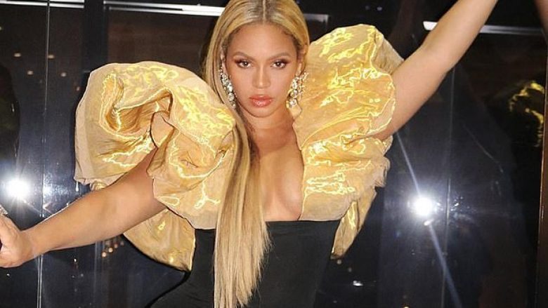 Beyonce duket e mahnitshme, teksa ndan fotografi nga paraqitja e saj në Golden Globes