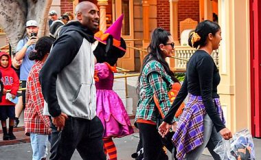 Fotografi prekëse të Kobe Bryant dhe familjes së tij në ‘Disneyland’, pak javë para vdekjes së basketbollistit