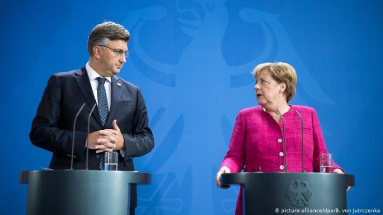 Merkel: Do të bisedojmë në Këshillin e BE-së  për çeljen e negociatave me Shqipërinë dhe Maqedoninë e Veriut