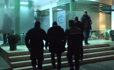 Arrestohen 17 zyrtarë policie dhe të pushtetit vendor në Durrës