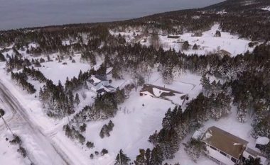 Reshje të mëdha të borës, kanadezët bllokohen nëpër shtëpi – detyrohen të gropojnë për të dalë jashtë
