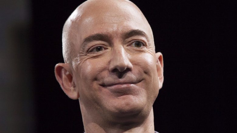 Jeff Bezos është bërë më i pasur për 13,5 miliardë dollarë, për vetëm 15 minuta