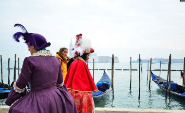 Kanalet e Venecias pothuajse janë tharë, dy muaj pas vërshimeve