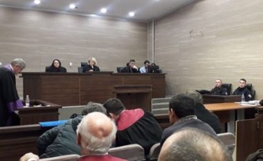 Nis fjala përfundimtare në gjykimin e “Syrit të Popullit”, prokuroria heq dorë nga ndjekja penale për dy të akuzuar