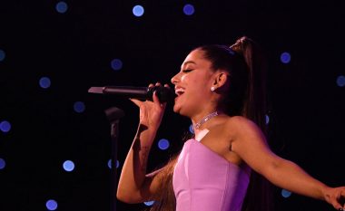 Ariana Grande rikthehet me performancë në Grammy Awards
