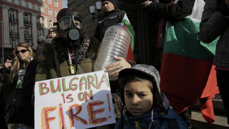 Demonstrata në Bullgari kundër ndalesave të furnizimit me ujë, opozita mocion kundër qeverisë