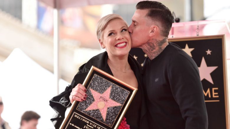 Pink dhe Carey Hart festojnë 14 vjetorin e martesës