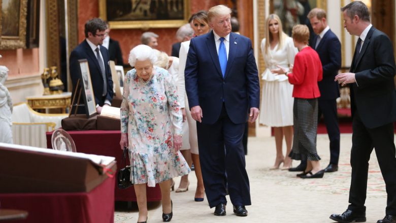 Donald Trump komenton daljen nga jeta mbretërore të Princit Harry dhe Meghan Markle: Mbretëresha nuk e meriton këtë që po i ndodh