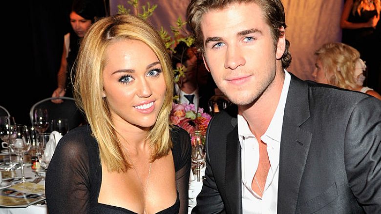 Liam Hemsworth dhe Miley Cyrus përfundojnë procedurat e divorcit