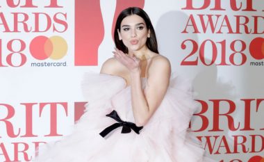 Dua Lipa realizoi edhe një tatuazh të ri në krahun e saj