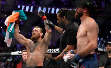 Conor McGregor rikthehet me fitore në UFC, triumfon me nokaut pas vetëm 40 sekondave ndaj Donald Cerrone