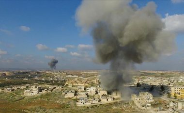 Regjimi sirian kreu një sulm ajror mbi Idlib, ku la të vdekur 17 civilë