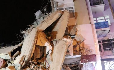 Tërmeti në Turqi, 21 të vdekur dhe 1000 të lënduar, në kërkim të 30 personave nën rrënoja
