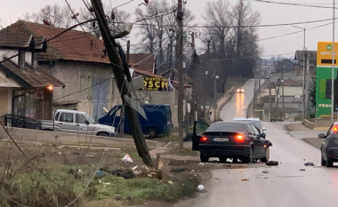 Aksident trafiku në rrugën Tetovë – Pirok, dëmtohen shtyllat elektrike