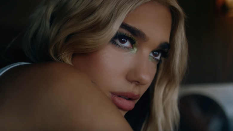 Dua Lipa flet për këngën e re “Physical” dhe zbulon detaje nga albumi i saj i katërt “Future Nostalgia”