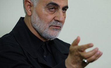 Udhëheqësit e lartë të Iranit reagojnë ashpër ndaj vrasjes së gjeneralit Soleimani, kërkojnë hakmarrje ndaj Shteteve të Bashkuara