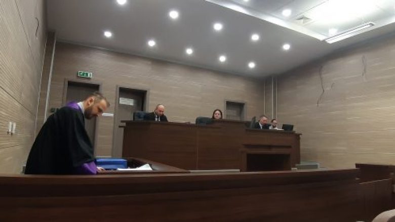 Vëllai i ish-ministrit Buja kërkon falje për fjalët, që i ishte drejtuar gjykatëses që “t’i matin forcat”