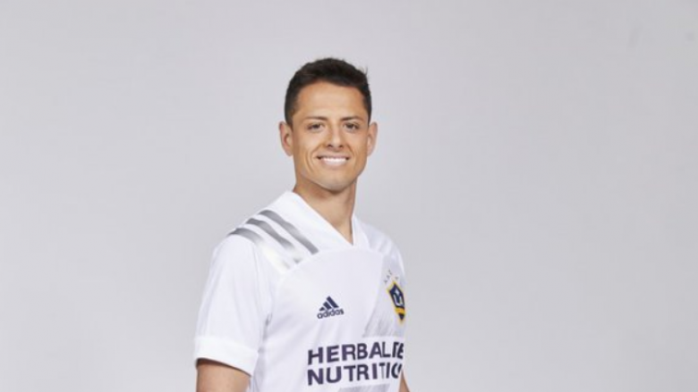 Zyrtare: Chicharito kalon te La Galaxy