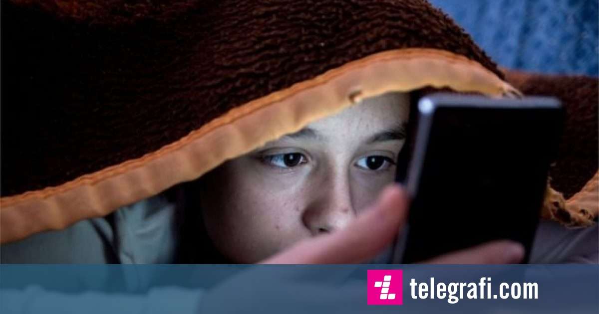 Over Half of Children Sleep with Their Cell Phones: Average Daily Usage Reaches 3 Hours and 20 Minutes – Telegrafi